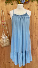 Laden Sie das Bild in den Galerie-Viewer, Trägerkleid Sky Blue 🩵