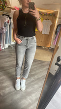 Laden Sie das Bild in den Galerie-Viewer, Mom-Jeans highwaist 7/8 Mi44rell grau (XS)