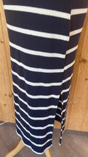 Laden Sie das Bild in den Galerie-Viewer, Midi-Kleid 💙🤍 Navy-Stripe Gr M