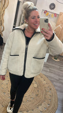 Laden Sie das Bild in den Galerie-Viewer, Fake-Fur-Jacke Il44ma beige (XS-XXL)