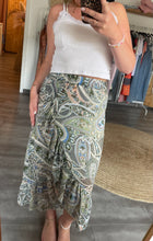 Laden Sie das Bild in den Galerie-Viewer, Paisley-Rock  – Khaki Gr S