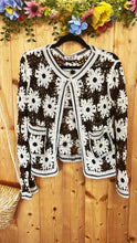 Laden Sie das Bild in den Galerie-Viewer, Häkeljacke “Boho Bloom– Braun/Creme