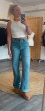 Laden Sie das Bild in den Galerie-Viewer, Jeans Fa44bel blue Gr S,M &amp; L
