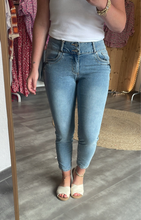 Laden Sie das Bild in den Galerie-Viewer, Jeans Tummyless-Z 7/8 stretch denim BUENA VISTA