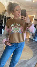 Laden Sie das Bild in den Galerie-Viewer, Sweater beige-rosé onesize