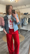 Laden Sie das Bild in den Galerie-Viewer, Shirt Ei44li red cupcake (XS)