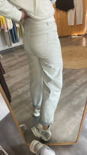 Laden Sie das Bild in den Galerie-Viewer, Jeans Em44maLight grey | High Waist Stretch Denim (Kopie)