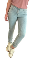 Laden Sie das Bild in den Galerie-Viewer, Highwaist Skinny Jeans Am44our lightblue/heart Gr M