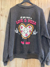 Laden Sie das Bild in den Galerie-Viewer, Sweater Pizza onesize