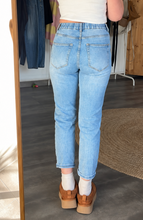 Laden Sie das Bild in den Galerie-Viewer, Highwaist - Mom  – midblue 💜
