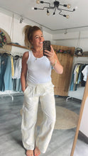 Laden Sie das Bild in den Galerie-Viewer, Pants Ca44llie beige (XS-XXL)