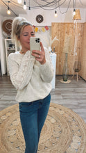 Laden Sie das Bild in den Galerie-Viewer, Pullover De44lia beige (XS/S-L/XL)