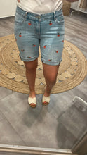 Laden Sie das Bild in den Galerie-Viewer, Short Italy Cherry BUENA VISTA Gr XXS &amp; XS