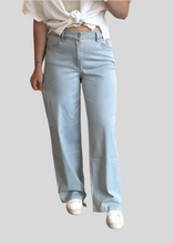 Laden Sie das Bild in den Galerie-Viewer, Wide Leg light denim BUENA VISTA XXS &amp; S