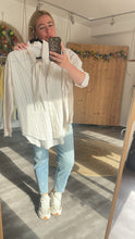 Laden Sie das Bild in den Galerie-Viewer, Bluse Ly44di offwhite/matcha XS-XXL