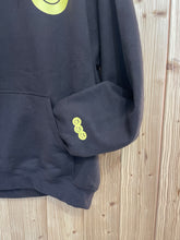 Laden Sie das Bild in den Galerie-Viewer, Special-Hoodie Smile dunkelbraun