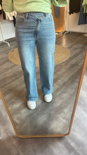 Laden Sie das Bild in den Galerie-Viewer, Wide Leg CC stretch Denim Gr M