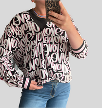 Laden Sie das Bild in den Galerie-Viewer, Bluse 3173 black graphic BROADWAY Fashion