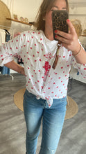 Laden Sie das Bild in den Galerie-Viewer, Shirt Ei44li red cupcake (XS)
