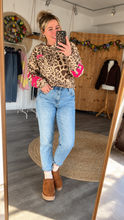 Laden Sie das Bild in den Galerie-Viewer, Sweater pink-Leo 🩷