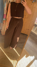 Laden Sie das Bild in den Galerie-Viewer, Plissee-Hose espresso  (XS-XXL)