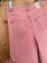 Laden Sie das Bild in den Galerie-Viewer, Wide Leg Jeans Washed Pink