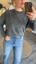 Laden Sie das Bild in den Galerie-Viewer, Sweater Wi44lma stone washed XS,S &amp; XL