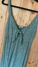 Laden Sie das Bild in den Galerie-Viewer, Maxikleid – Khaki