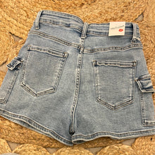 Laden Sie das Bild in den Galerie-Viewer, Cargo-Jeans -Short