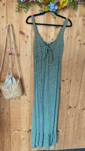 Laden Sie das Bild in den Galerie-Viewer, Maxikleid – Khaki