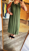 Laden Sie das Bild in den Galerie-Viewer, 💚Midi-Kleid Khaki