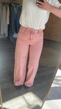 Laden Sie das Bild in den Galerie-Viewer, Wide Leg Jeans Washed Pink
