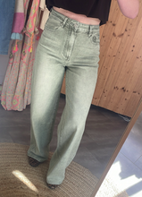 Laden Sie das Bild in den Galerie-Viewer, Wide Leg Jeans Washed Khaki