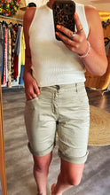 Laden Sie das Bild in den Galerie-Viewer, Short – Sand Coco Buena Vista