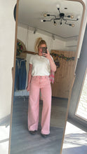 Laden Sie das Bild in den Galerie-Viewer, Wide Leg Jeans Washed Pink