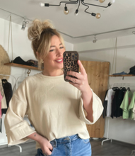 Laden Sie das Bild in den Galerie-Viewer, Shirt Ev44elina beige (XS-XXL)