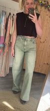 Laden Sie das Bild in den Galerie-Viewer, Wide Leg Jeans Washed Khaki