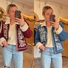 Laden Sie das Bild in den Galerie-Viewer, Boho Jeansjacke mit Teddyfutter &amp; Blumenstickerei