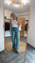 Laden Sie das Bild in den Galerie-Viewer, Jeans Fa44bel blue Gr S,M &amp; L
