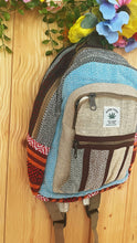 Laden Sie das Bild in den Galerie-Viewer, Boho Hanf-Rucksack Nr 3