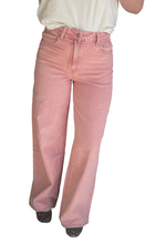 Laden Sie das Bild in den Galerie-Viewer, Wide Leg Jeans Washed Pink