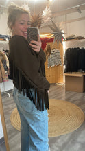 Laden Sie das Bild in den Galerie-Viewer, Fransenpullover braun onesize passt ca bis 42/44
