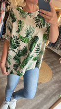 Laden Sie das Bild in den Galerie-Viewer, Leinen-Shirt mit Print beige onesize