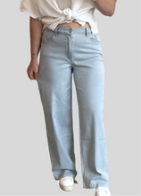 Laden Sie das Bild in den Galerie-Viewer, Wide Leg light denim BUENA VISTA XXS &amp; S