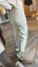 Laden Sie das Bild in den Galerie-Viewer, Jeans Em44maLight grey | High Waist Stretch Denim (Kopie)