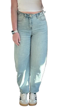Laden Sie das Bild in den Galerie-Viewer, Jeans Va44nessa Light Blue | High Waist Stretch Denim
