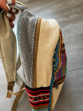 Laden Sie das Bild in den Galerie-Viewer, Boho Hanf-Rucksack Nr 2