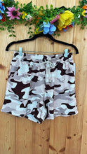 Laden Sie das Bild in den Galerie-Viewer, Comfy Camo Set – Sand &amp; Mocha