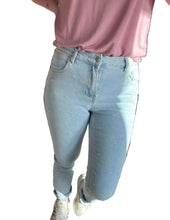 Laden Sie das Bild in den Galerie-Viewer, Highwaist Skinny Jeans Am44our lightblue/heart Gr M