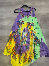 Laden Sie das Bild in den Galerie-Viewer, Kleid mit Blumen onesize Gr 36-46/48 (Kopie)